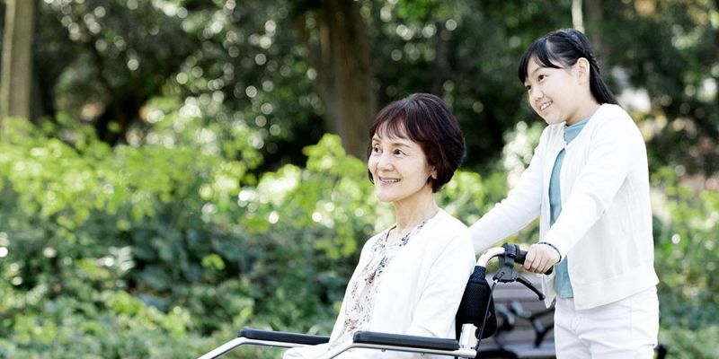 người chăm sóc trẻ